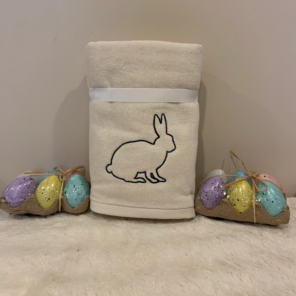 Rae Dunn Easter Hand Towels - Picture 2 of 2